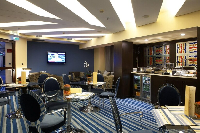 CLUB LOUNGE_resized_4